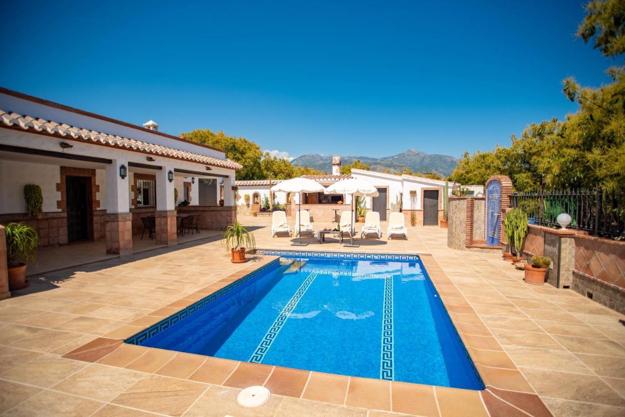 Casa Rural En Nerja Villa Ruisol By Centrall Alquileres Turisticos Eksteriør billede
